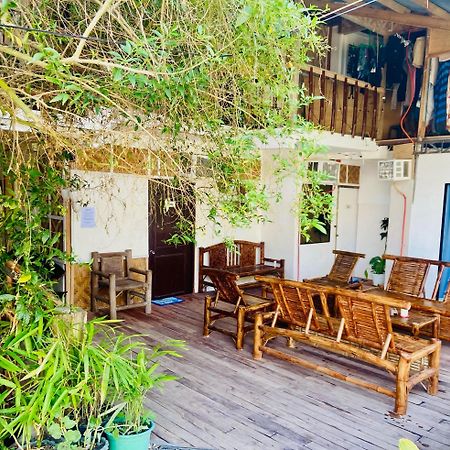 Babu Backpackers Inn Moalboal Exterior foto